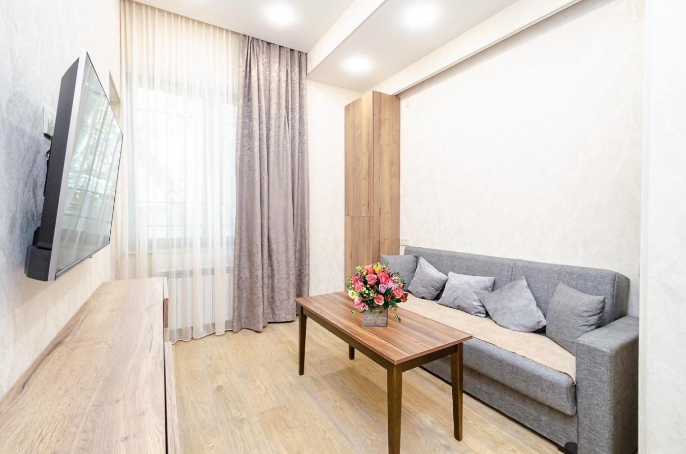 15. Double Room Apartaments With Fresh Style Yerevan Exterior photo